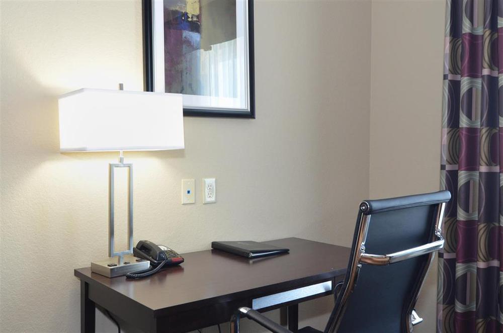 Best Western Plus Kenedy Inn Room photo