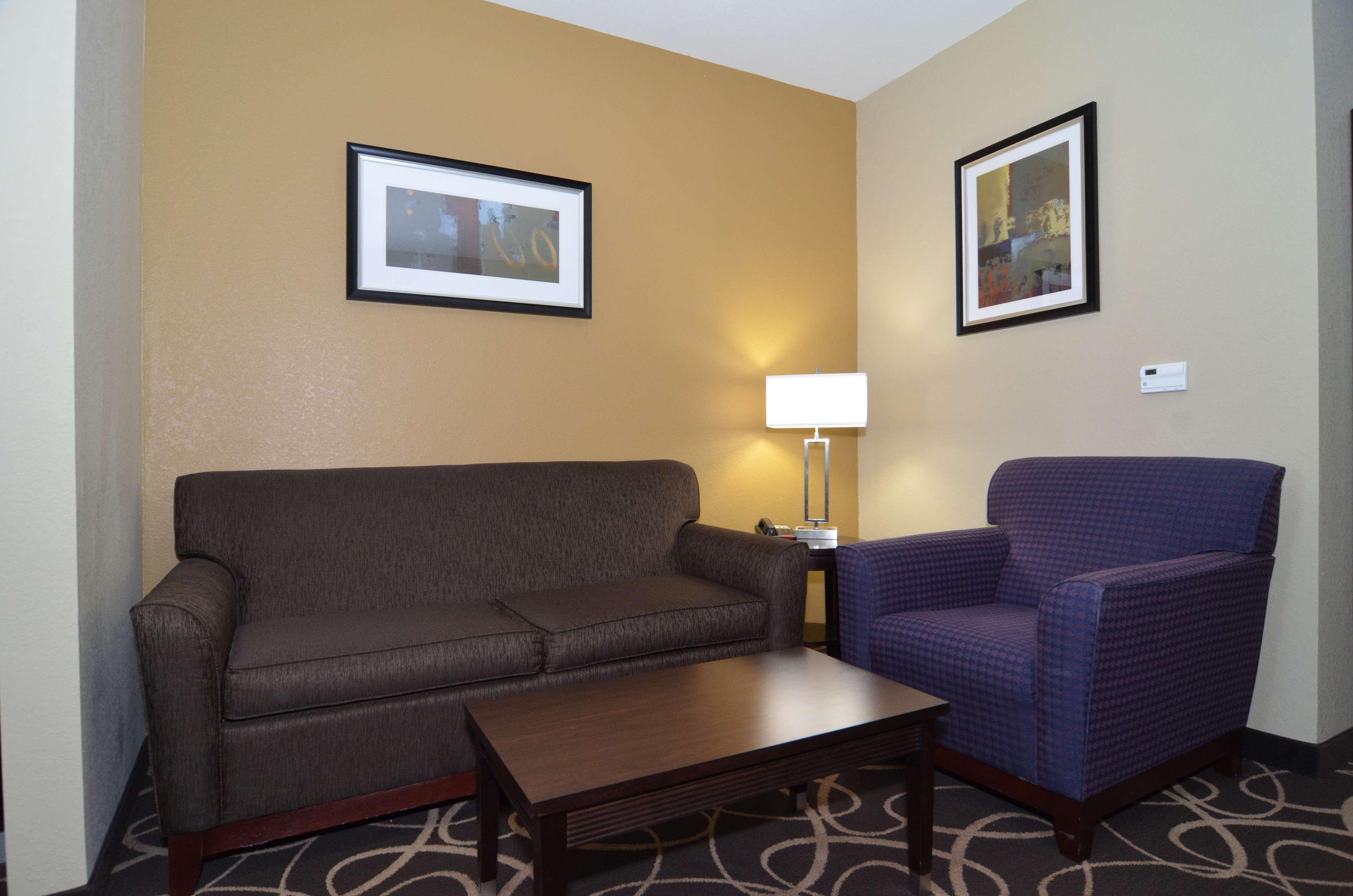 Best Western Plus Kenedy Inn Exterior photo